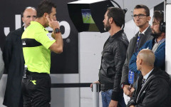 Напрежение в италианския футбол: разследват шефа на съдиите