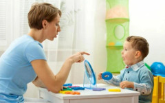 Пандемията на 21 век: Едно поколение расте с таблет в ръка и все по-трудно намира думите си