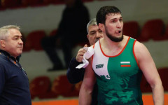 Батаев се окичи със сребро на Европейското по борба