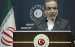 Султанът на Оман прие Абас Арагчи в Маскат