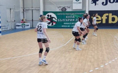 Бяла продължи победната си серия в женското първенство