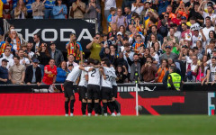 Валенсия като че ли направи решителната крачка за оцеляване