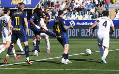 Късен гол почти изхвърли Пиза и Росен Божинов от Серия А