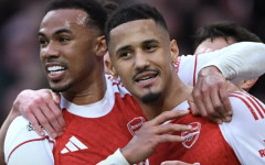 Арсенал победи Нюкасъл и се върна на върха във Висшата лига