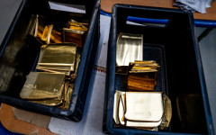 Златото поевтинява, а противопоставянето САЩ-Иран засилва инфлационния риск