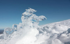 Исторически наводнения изтласкаха ледени блокове в домове в Мичиган