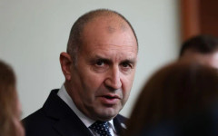 Сърбия се оплака, че Румен Радев редовно й забива нож в гърба