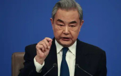 Китай призова Камбоджа да унищожи центровете за киберизмами