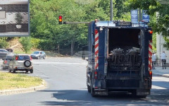 Бездомник в Солун е попаднал в камион за отпадъци, след като е бил вдигнат заедно с кофа за боклук