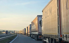 20-километрова колона от тирове преди границата с Турция