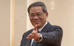 Китайският премиер: Да се ускори изграждането на мащабни вятърни и слънчеви паркове