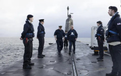 Британски водолази се подготвят за операции по разминиране в Ормузкия проток