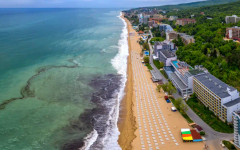 България се подготвя за първия си летен туристически сезон в еврозоната - какви са очакванията на бизнеса