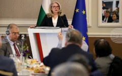 За летен сезон 2026 особено силен е интересът към семейните ваканции, пакетните пътувания и комбинираните туристически продукти, каза министър Георгиева