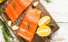 Сьомга или скумрия: Коя риба съдържа повече омега-3 и витамини