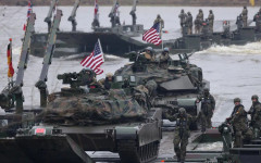 Загубата на Орбан променя баланса в НАТО и дава шанс на Украйна