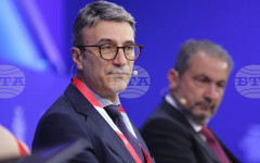 Важността на енергийната инфраструктура и договорите за доставка открои служебният министър на енергетиката Трайчо Трайков в Делфи