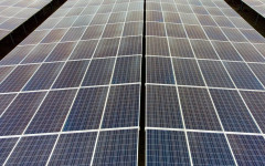 Пазарите в Европа отчитат повече отрицателни цени на тока с ръста на слънчевата енергия