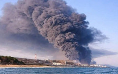 "Катастрофа". Отровен облак от горящия петролен терминал в Туапсе обхвана цялото руско черноморско крайбрежие