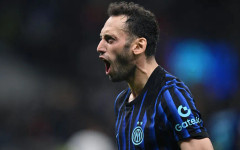 Интер не възнамерява да се разделя с Чалханоолу