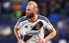 Голмайсторът на ЛА Галакси Жоао Клаус ще се подложи на операция