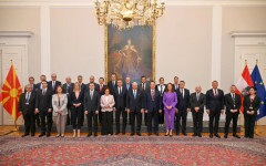 Мицкоски се оплака във Виена: Северна Македония е "жертва на булинг" от страна на държава членка на ЕС