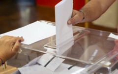 Попълвала празни бюлетини: Арестуваха член на секция в Монтана