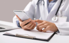 "Не можеш да се обадиш на личния лекар, когато те заболи корем": Спорна наредба за телемедицината у нас
