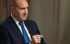 "Политико": Не трябва да се прави изводът, че Радев е следващият Орбан