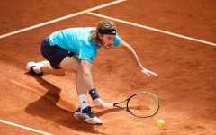 Стефанос Циципас започна с почти 3-часов обрат в Мадрид