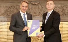 АНА-МПА: Гръцкият премиер се срещна с еврокомисаря по икономика; възстановяването на гръцката икономика е впечатляващо