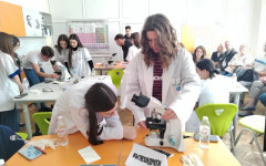 Хуманитарна гимназия залага на природни науки с разширен прием и STEM кабинет