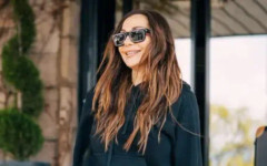 Деспина Ванди вече е в София, пристигна с 30 души екип