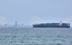 Едва пет кораба са преминали през Ормузкия проток през последните 24 часа, според платформи за следене на морския трафик