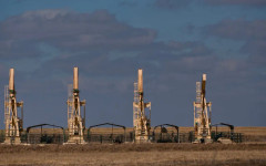 Петролът продължава да поскъпва с безизходицата в преговорите между САЩ и Иран*