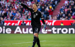 Мануел Нойер ще остане в Байерн Мюнхен