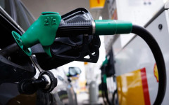 Продажбите на дребно във Великобритания неочаквано са скочили през март