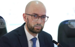 Служебният кабинет е искал да минат изборите, за да вземе решението за намаляване на капитала на ББР, обясни министър Георги Клисурски