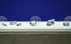 Учени установиха, че диамантите могат да станат по-меки в наномащаб