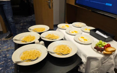 10 яйца и пет порции спагети - вижте закуската на Карлос Насар