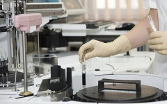 Дават лекарския съюз и здравната каса на комисията по дискриминация заради биомаркерите