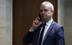 "Възраждане" внася предложение за налагане на вето на новия пакет санкции срещу Русия