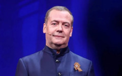 Медведев за заема на Украйна: Европейци, пак ви мамят