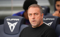 Полска легенда с голяма атака към Ханзи Флик: Съсипвате Барселона!