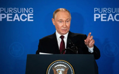 Войната не смути руснаците, но цените и блокираният интернет свиват рейтинга на Путин