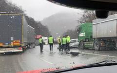 Удар между кола и камион блокира Прохода на Републиката