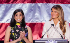 Мелания Тръмп и Уша Ванс очароваха на традиционния обяд на Първата дама