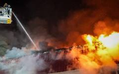 Руски дронове удариха товарен кораб край Одеса и жилищни сгради в града