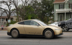 "Тесла" започна производството на своето роботакси "Сайбъркаб", потвърди Илон Мъск