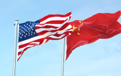 Пекин отхвърли обвиненията на Тръмп, че задържан от САЩ ирански товарен кораб е бил "подарък от Китай"